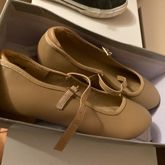 Brand New Tap Shoes - Size 8 - Picture 2 of 4